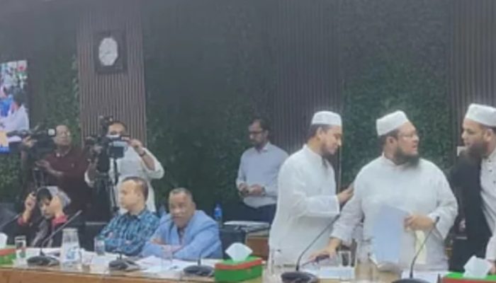 ইসির সংলাপে ইসলামী ঐক্যজোটের দুই পক্ষের উত্তেজনা, একাংশকে বের করে দেওয়া