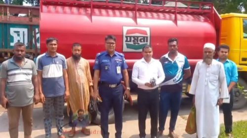 সাত হাজার লিটার পেট্রোলসহ ৪ জন আটক সাতক্ষীরায়